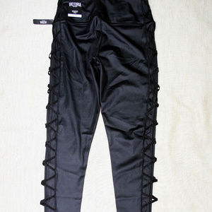 Victoria Sport Knockout Tight Medium Rise